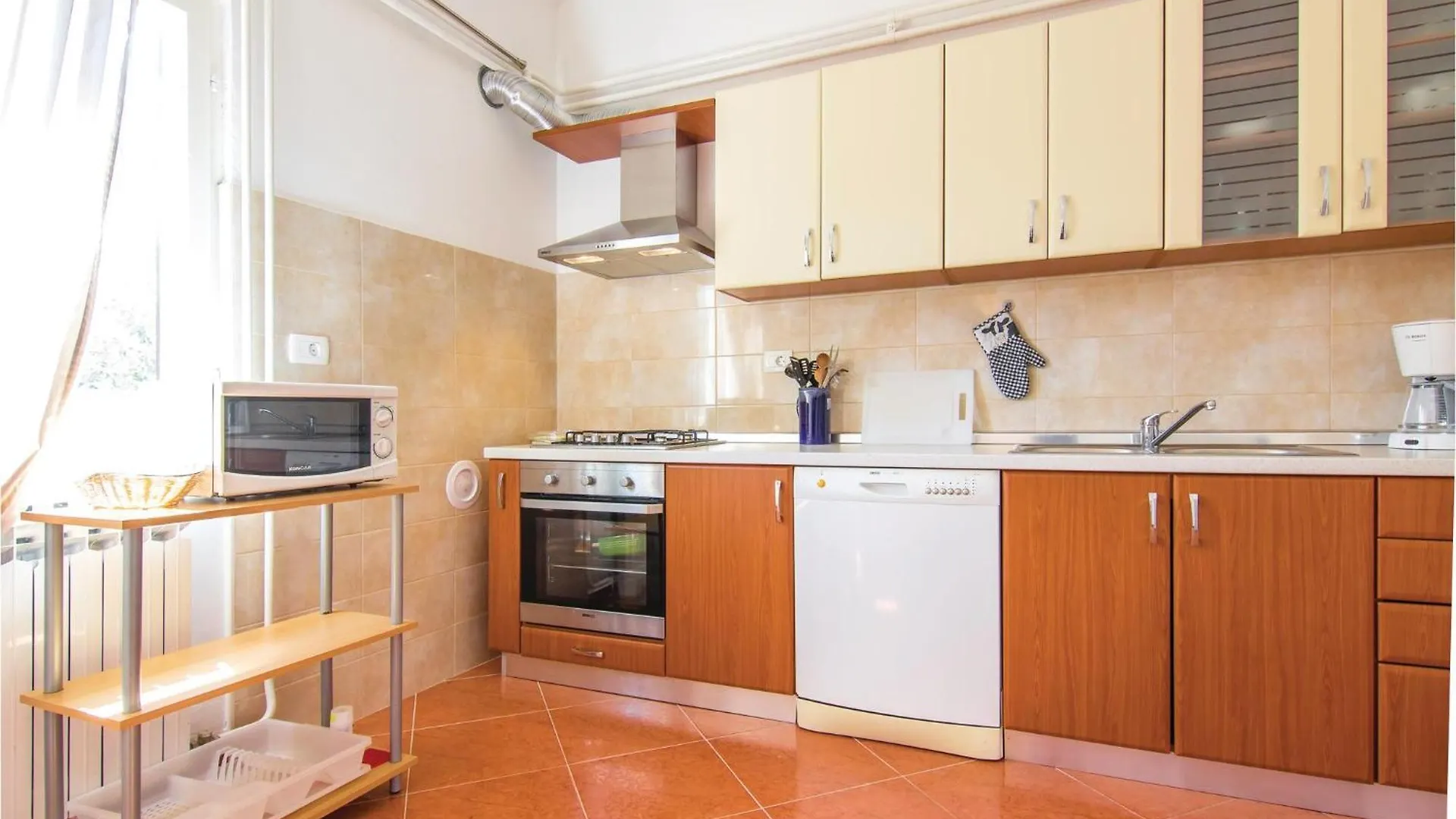Beautiful Home In Krsan With Wifi 0*,